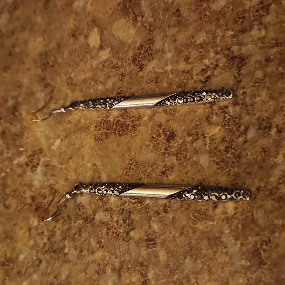 Dangle earrings